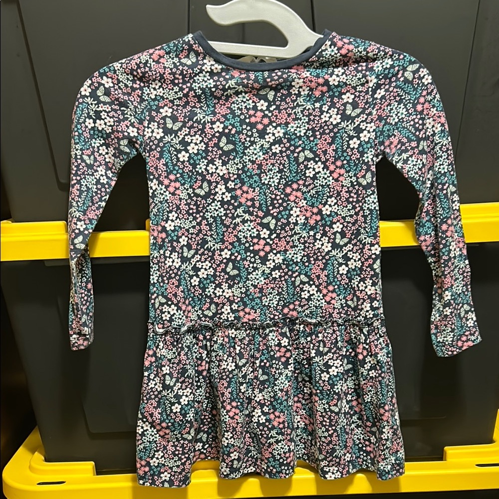Girl’s H&M Floral Long Sleeve Dress. Size 4-6Y.
